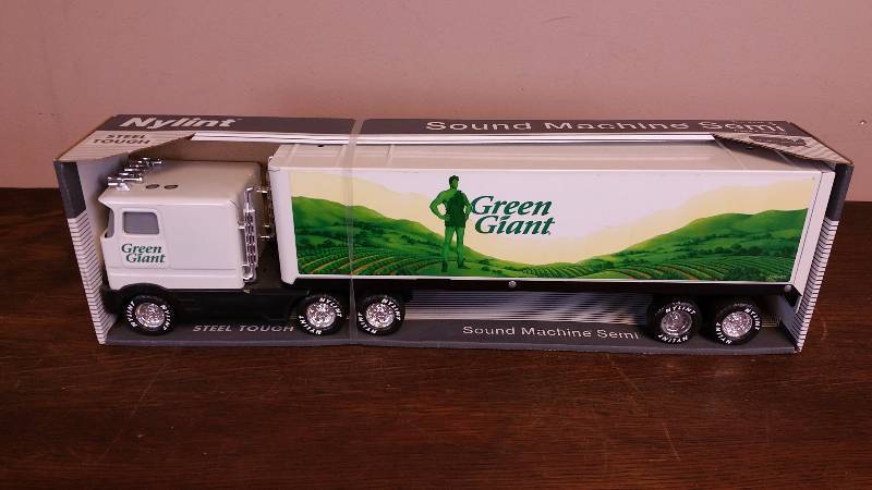 lot 53 image: 1991 Nylint Green Giant Sound Machine Semi