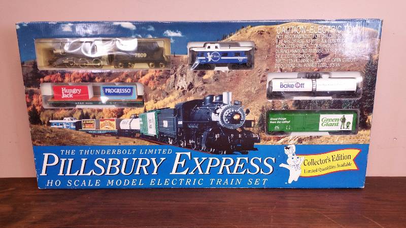 lot 62 image: 1995 Pillsbury Express Train Set