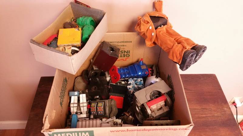 lot 77 image: Large Group of Robot Parts