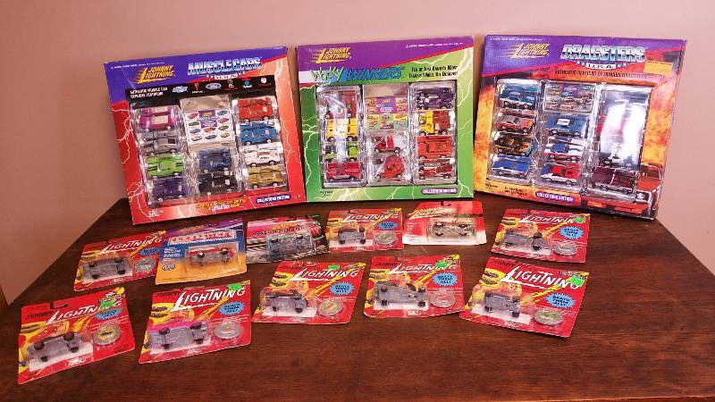 lot 83 image: Large Group of Johnny Lightning Die Cast Cars