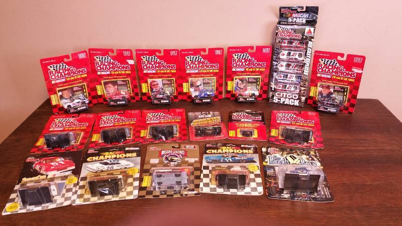 lot 85 image: Large Group of 164 Racing Champions Die Cast Cars