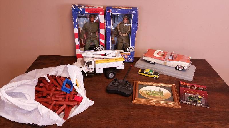 lot 95 image: 118 Car, Action Figures, Plastic Lincoln Logs, John Deere