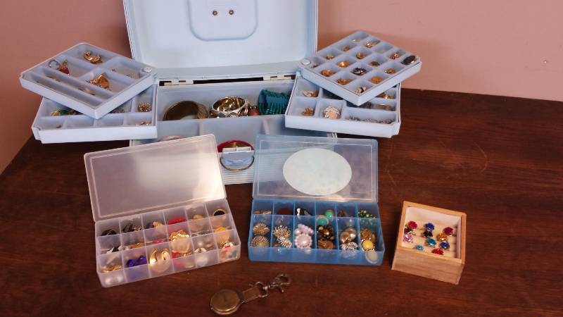 lot 116 image: Large Lot of Costume Jewelry in Case  Remington Watch