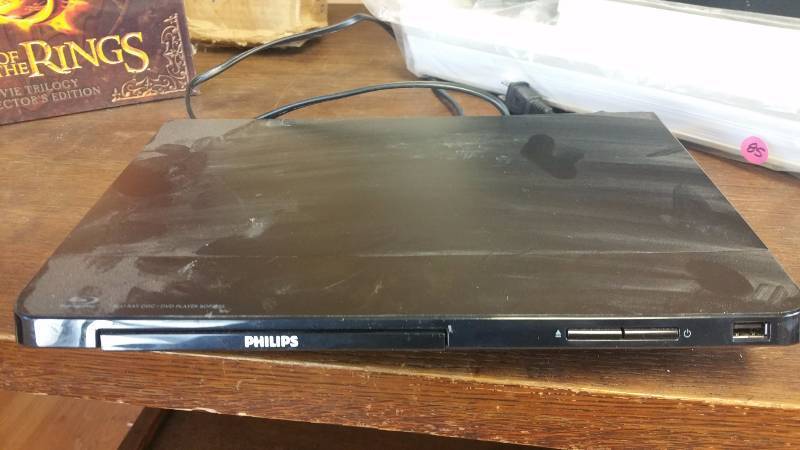 lot 252 image: Philips DVD Player, Nice Cloth Blinds, Pack N Play, Vintage Movie Screen