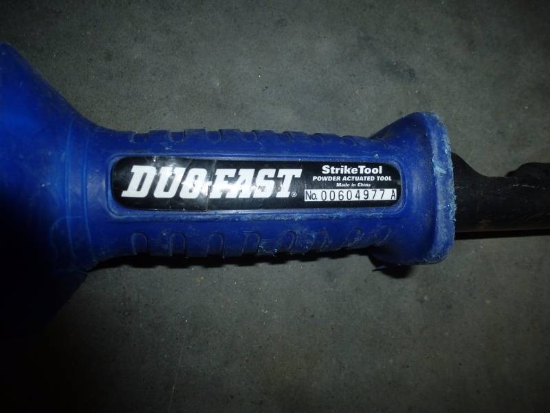 lot 14 image: Duofast Charge Nail Gun