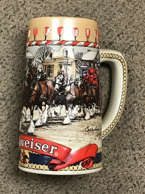 1986 Collector Series Budweiser Bee...