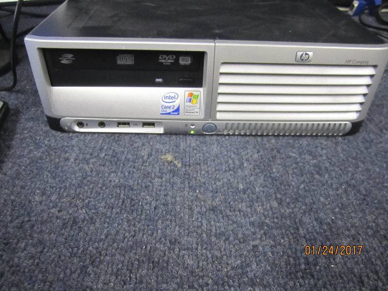 lot 10 image: HP Compaq dc 7700( PC only)boots to...