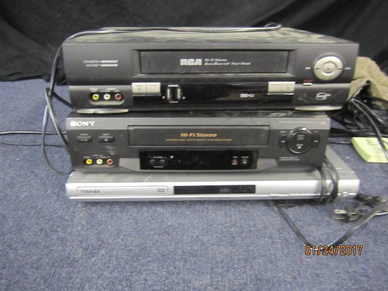 lot 29 image: RCA & Sony VCRs, Toshiba DVD Playe...