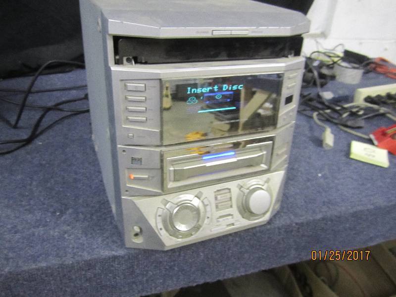 lot 49 image: Mini Stereo Component CD System, wo...