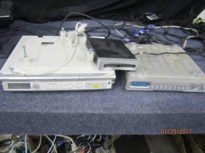 lot 52 image: Sony Under Cabinet CD Clock Radio, ...