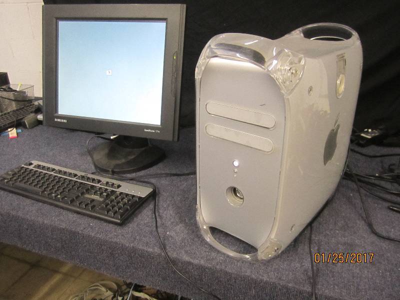 lot 60 image: Apple Mac tower only( no monitor), ...