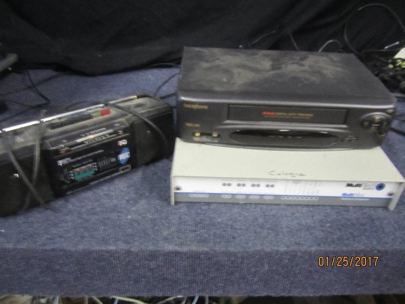 lot 70 image: MultiTech Multiplexer, VCR, GPX Cas...