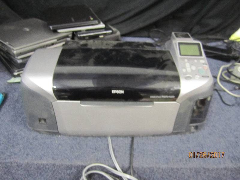 lot 110 image: Epson Stylus Photo R320, powers on...