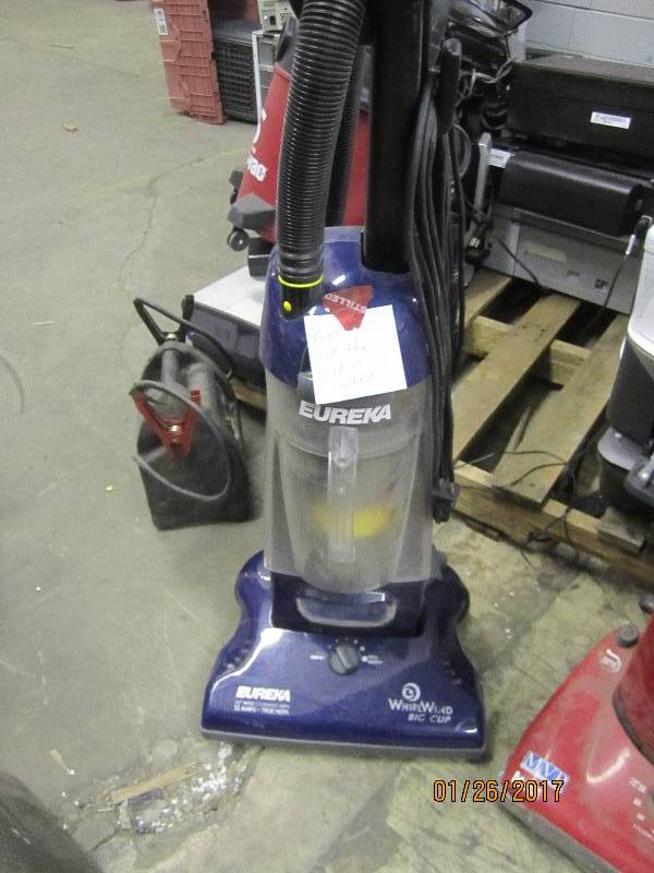 lot 121 image: Eureka Whirl Wind Big Cup Vacuum, p...