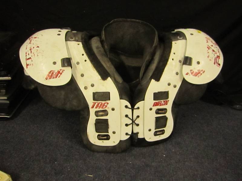 lot 156 image: Air 200 Football Pads...