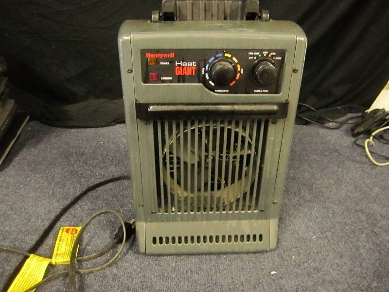lot 160 image: HoneyWell Heat Giant Electric Heate...