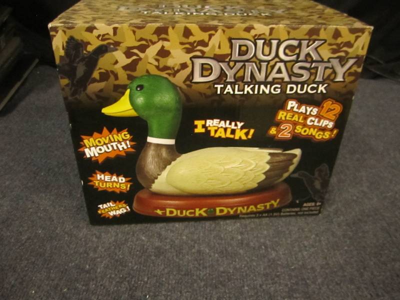 lot 163 image: Duck Dynasty Talking Duck...
