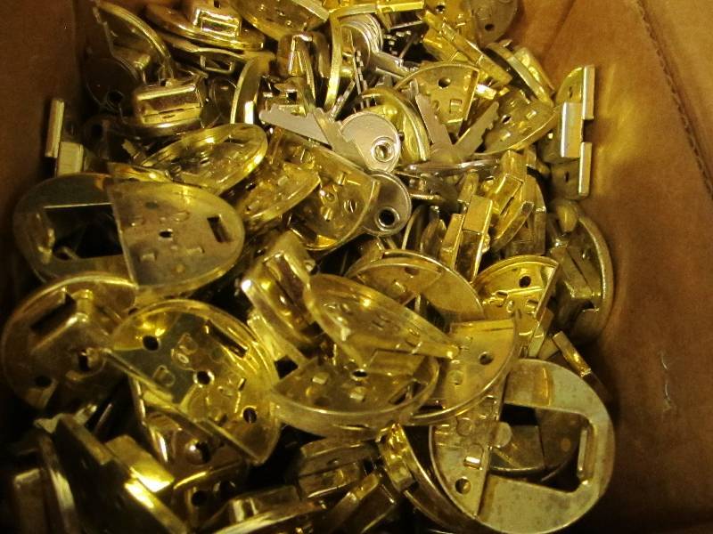 lot 169 image: Large Lot Keys & Locks...