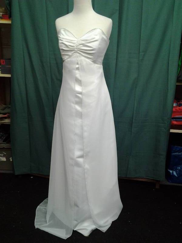 lot 6 image: Forever Yours Ivory Size 12