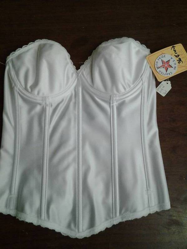 lot 25 image: Empire Shapewear Longline Bra Size 32 C