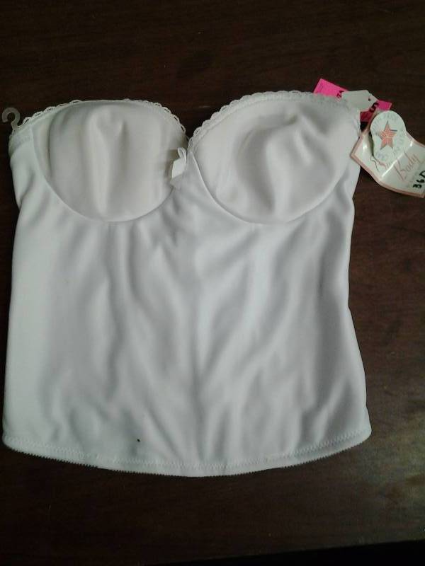 lot 27 image: Empire Shapewear Longline Bra Size 36 D