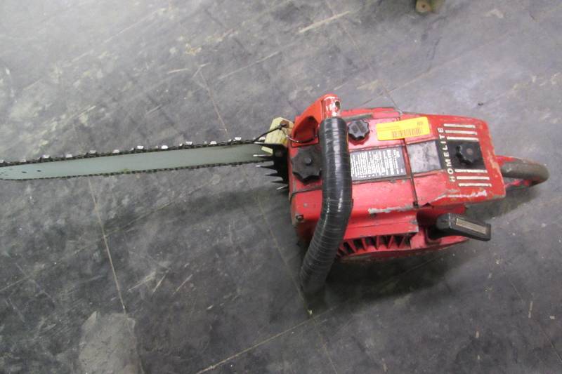Homelite 24 Chain saw, ran needs work