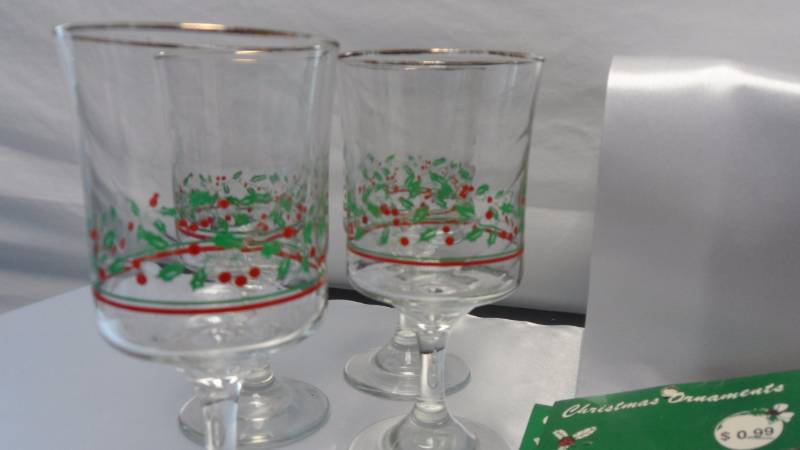 Holiday Dcor & Glasses