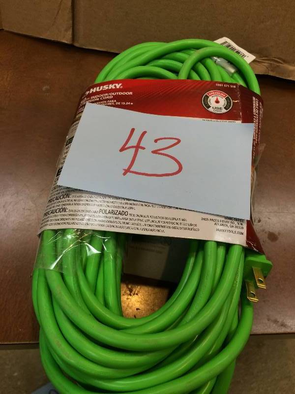 lot 43 image: Husky 50 indooroutdoor cable extension 16 Gauge