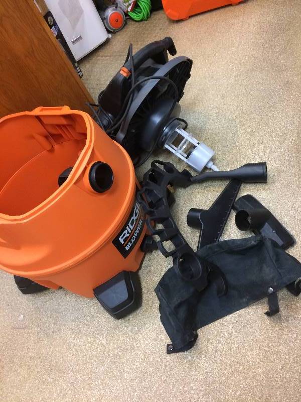 lot 49 image: Ridgid 16 Gal. 6.5-Peak HP Wet Dry Vac with Detachable Blower IN WORKING CONDITIONS