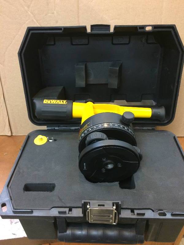 lot 56 image: DEWALT DW090PK 20X Builders Level