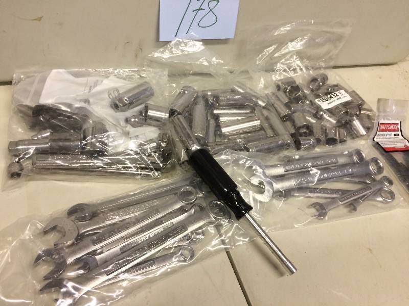 lot 178 image: Craftsman 180 PC Mechanics Tool Set all 38  DR#34954 New