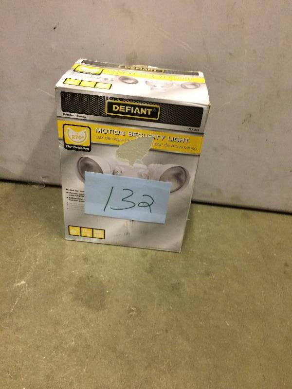lot 132 image: Defiant Motion Security Light