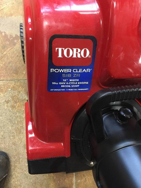 lot 146 image: Toro Power Clear 518 ZR 18 in. Single-Stage Gas Snow Blower