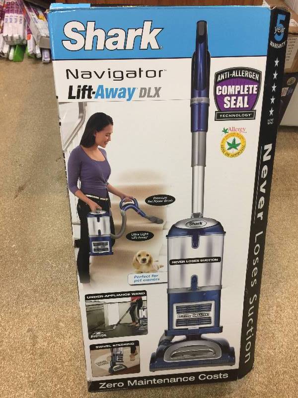 lot 7 image: Shark Navigator Lift Away open box in like new conditions