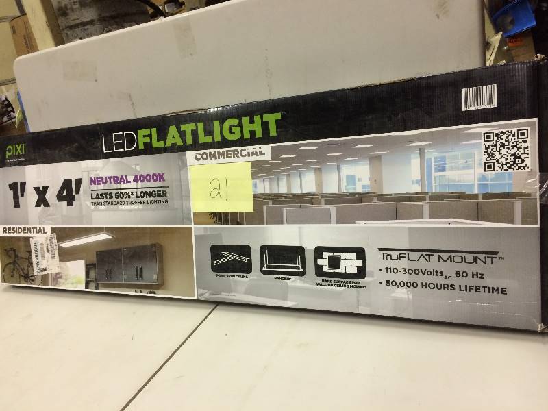 lot 21 image: Pixi 1 x 4 LED FLATLIGHT never used