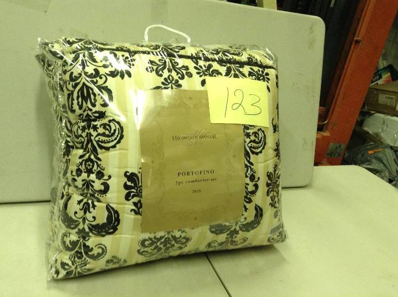 lot 123 image: HighGate Manor Portofino 7 Pc Comforter set New