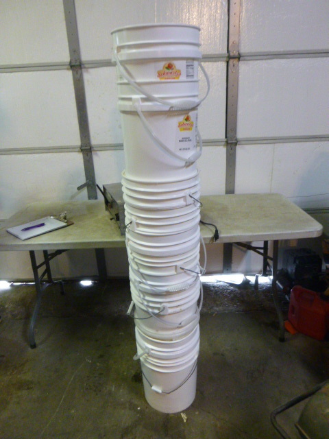 lot 22 image: Miscellaneous Pails