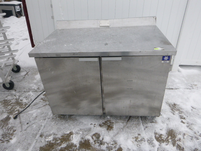 lot 4 image: McCall 2 Door Cooler