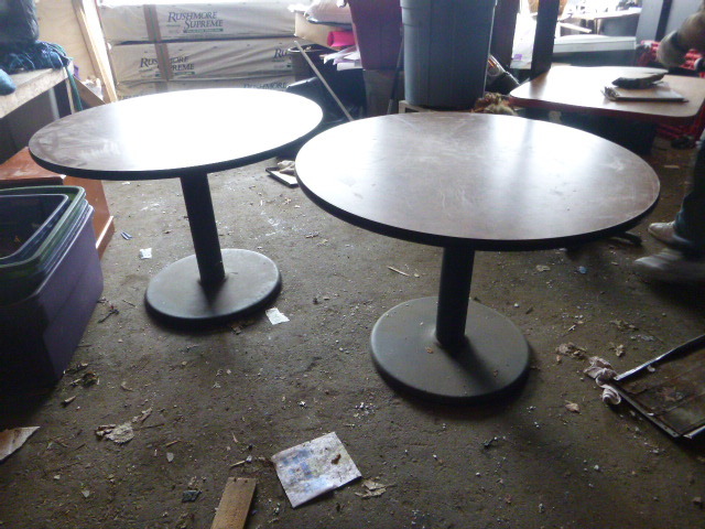 lot 7 image: 2 Round Tables