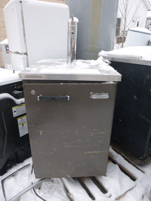 lot 40 image: Superior Keg Dispenser