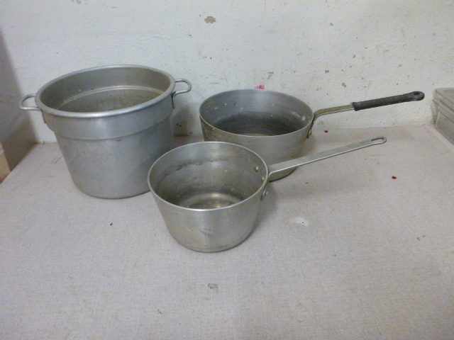 lot 44 image: 3 Aluminum Pots