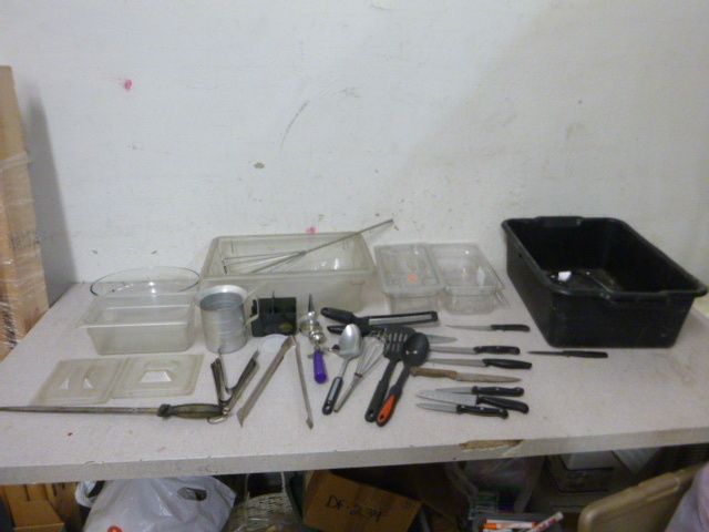 lot 45 image: Miscellaneous Restaurant Items