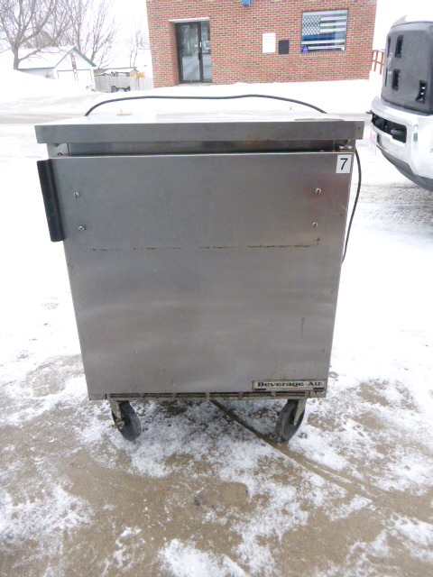 lot 2 image: Beverage Air Cooler
