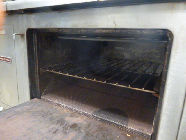 lot 60 image: Stove