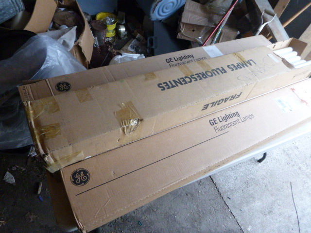 lot 78 image: 44 Miscellaneous Fluorescent Light Bulbs