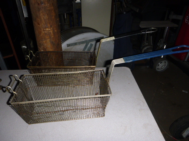 lot 97 image: 2 Fryer Baskets