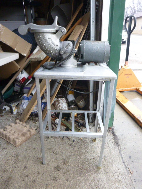 lot 112 image: Echols Slaw Cutter