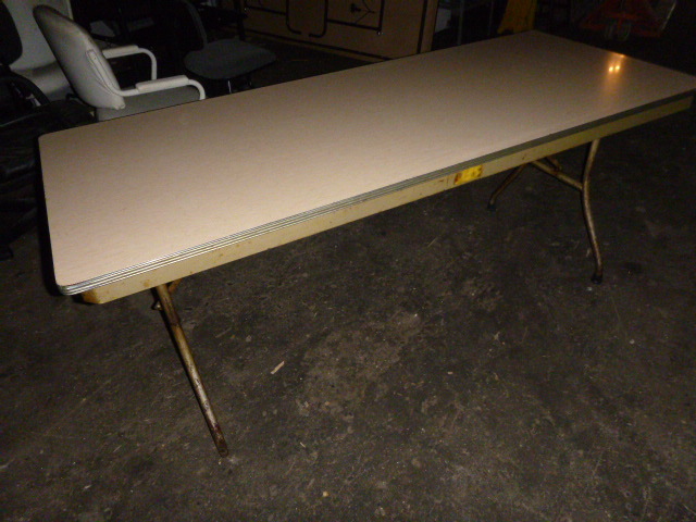 lot 114 image: Folding Table