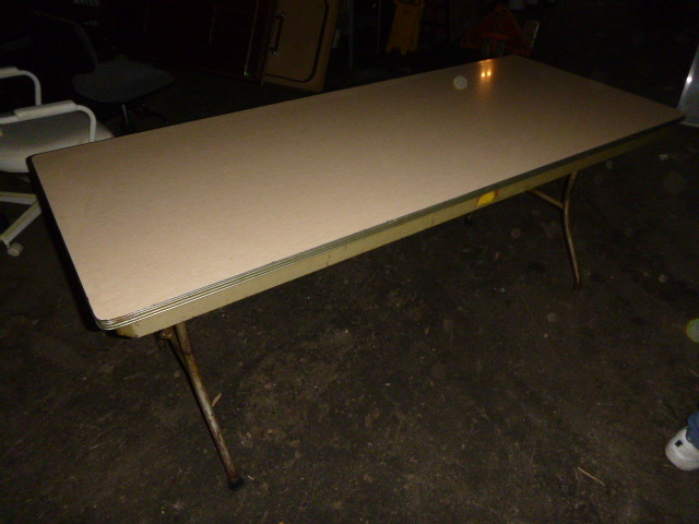 lot 115 image: Folding Table