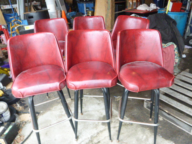 lot 124 image: 6 Bar Stools